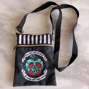 Snow White Crossbody Passport Bag 🍏